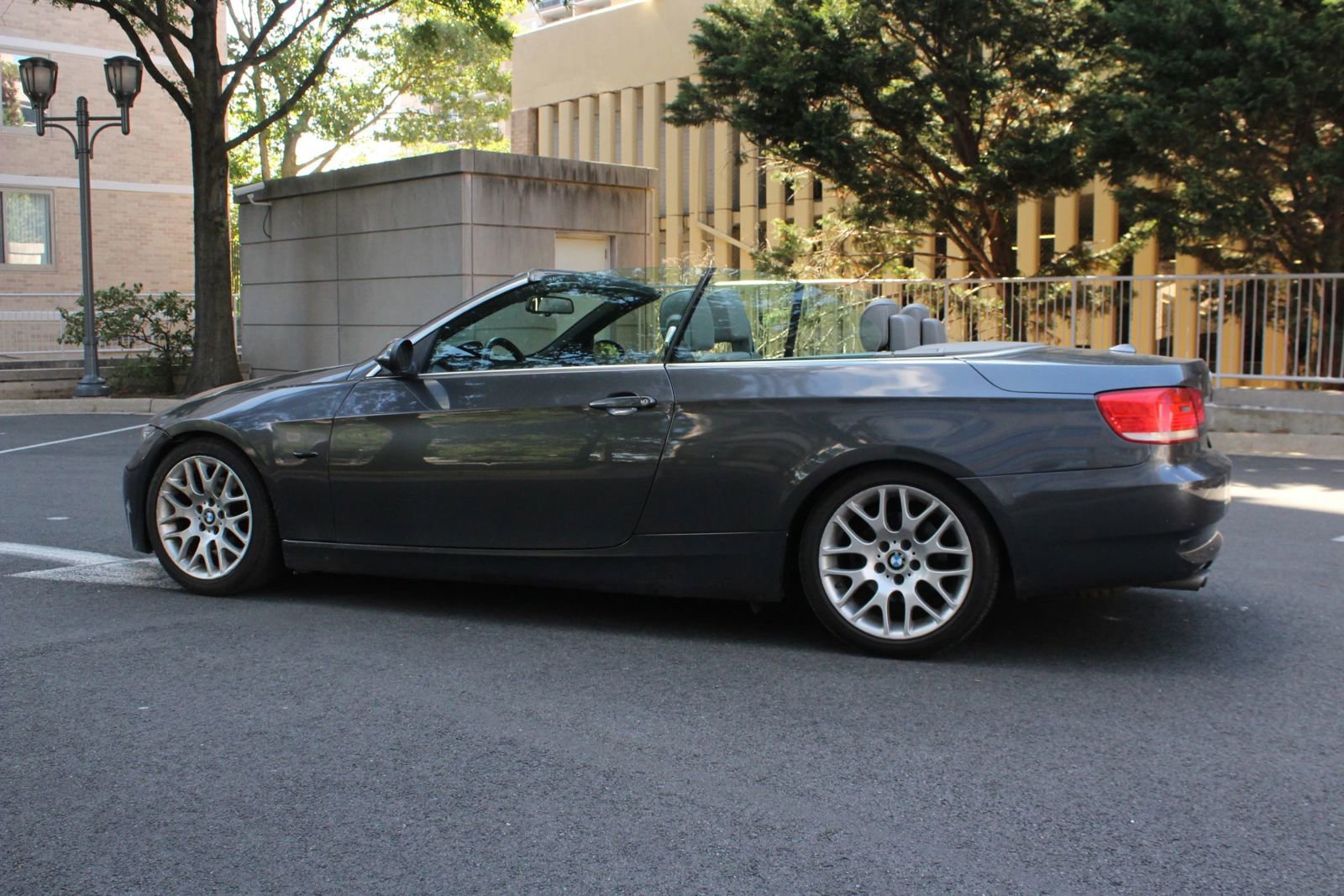 Used 2007 BMW 328i Convertible RWD image 9
