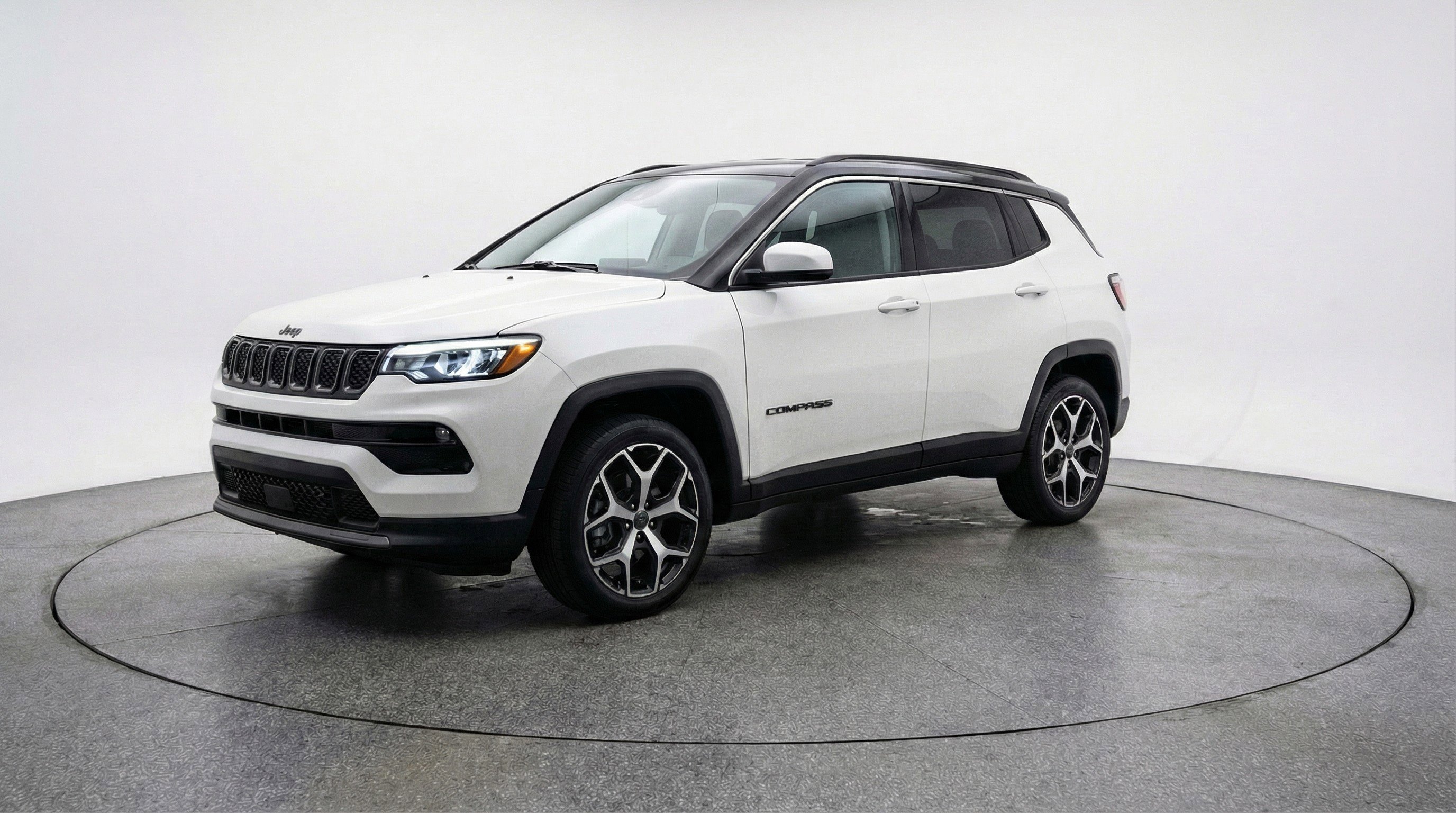 Used 2025 Jeep Compass Limited image 3