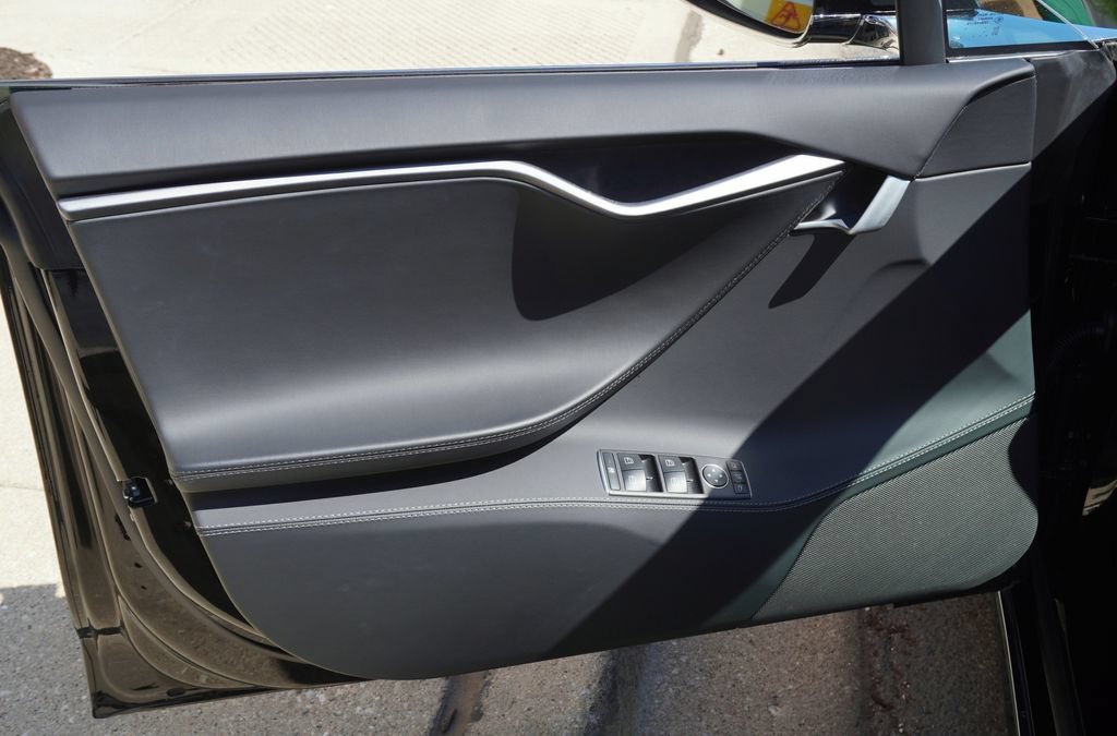 Used 2019 Tesla Model S Performance AWD/4WD image 9