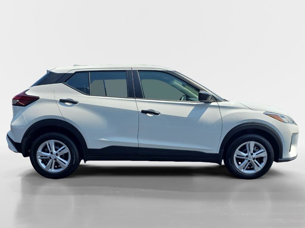 New 2025 Nissan Kicks Play S image 6