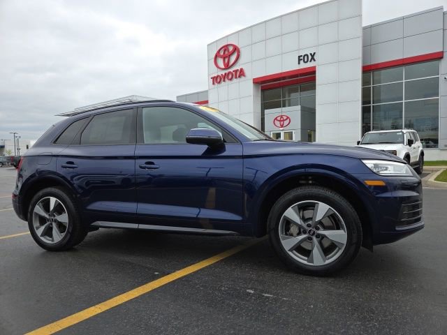 Used 2020 Audi Q5 2.0T Premium w/ Titanium Sport Package AWD/4WD image 1