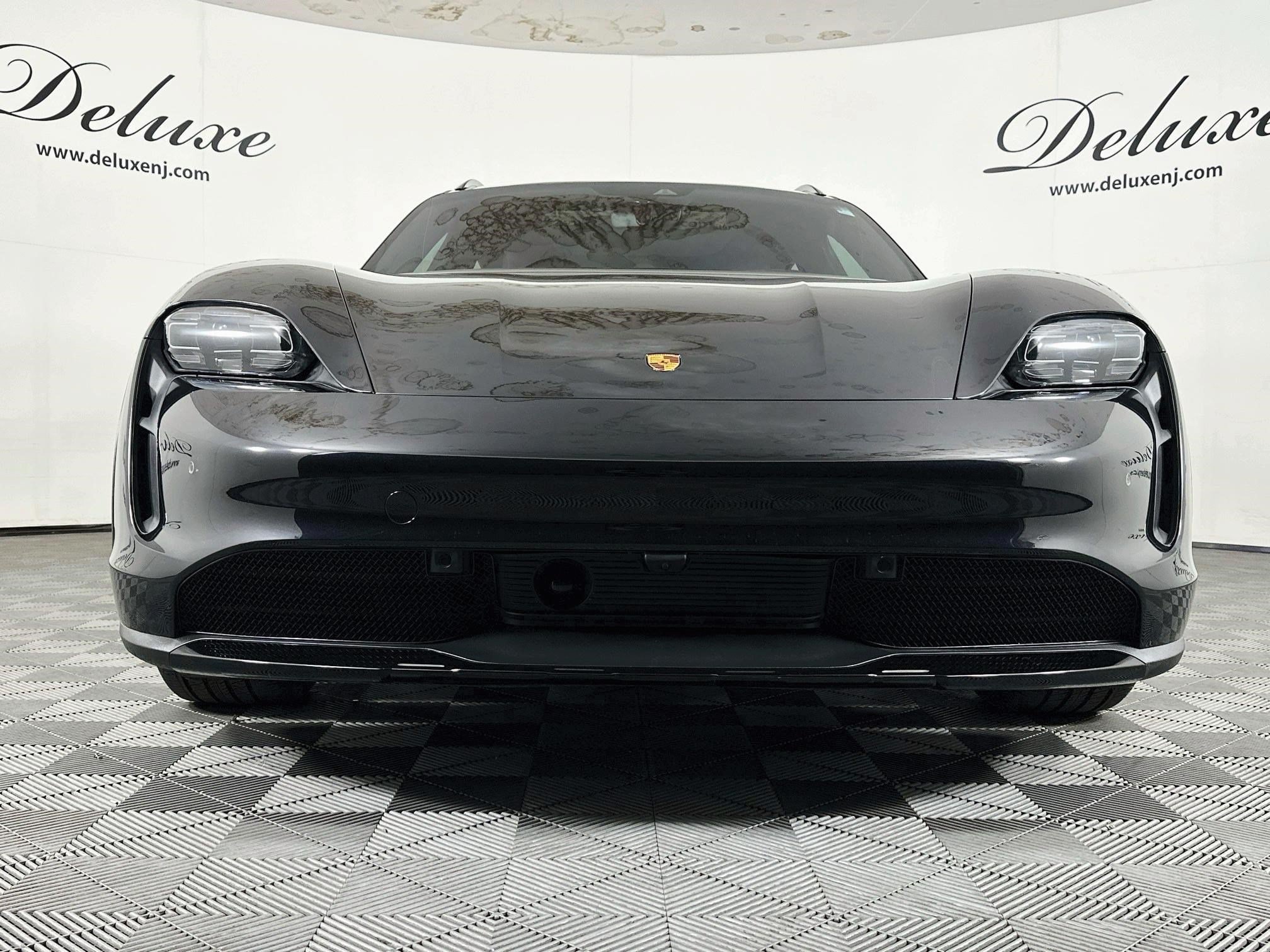Used 2023 Porsche Taycan 4S AWD/4WD image 2