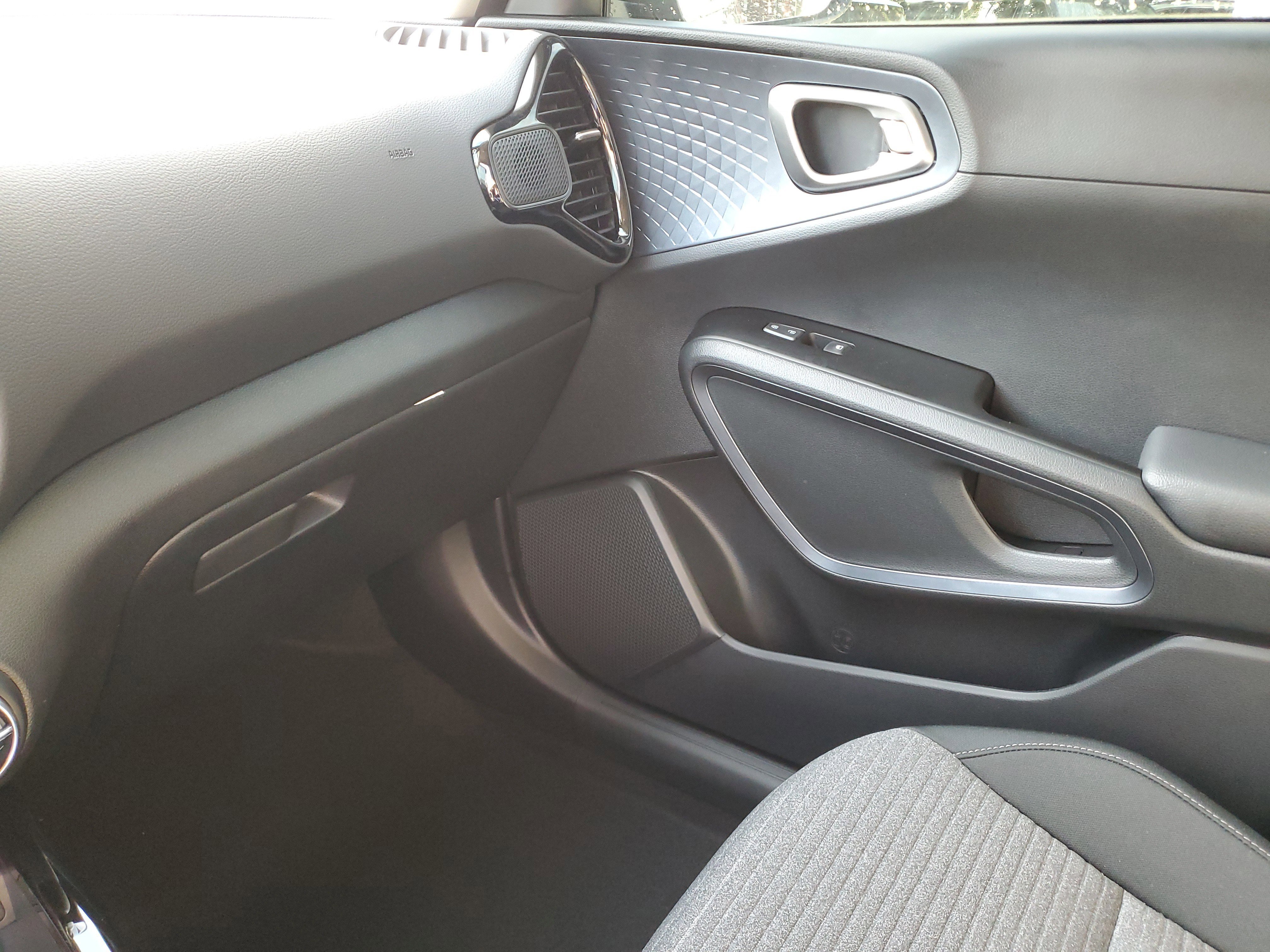 Certified 2025 Kia Soul EX FWD image 19