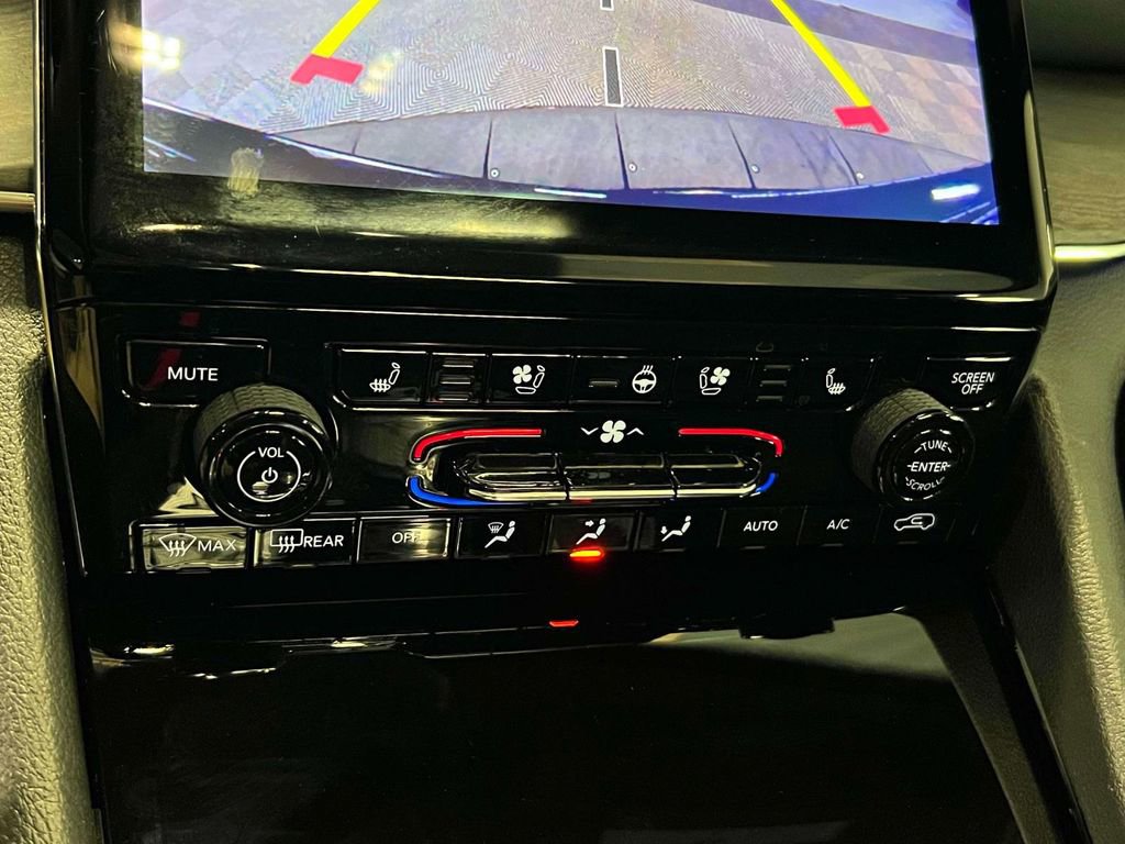 Used 2024 Jeep Grand Cherokee Overland w/ Trailer Tow Package image 32