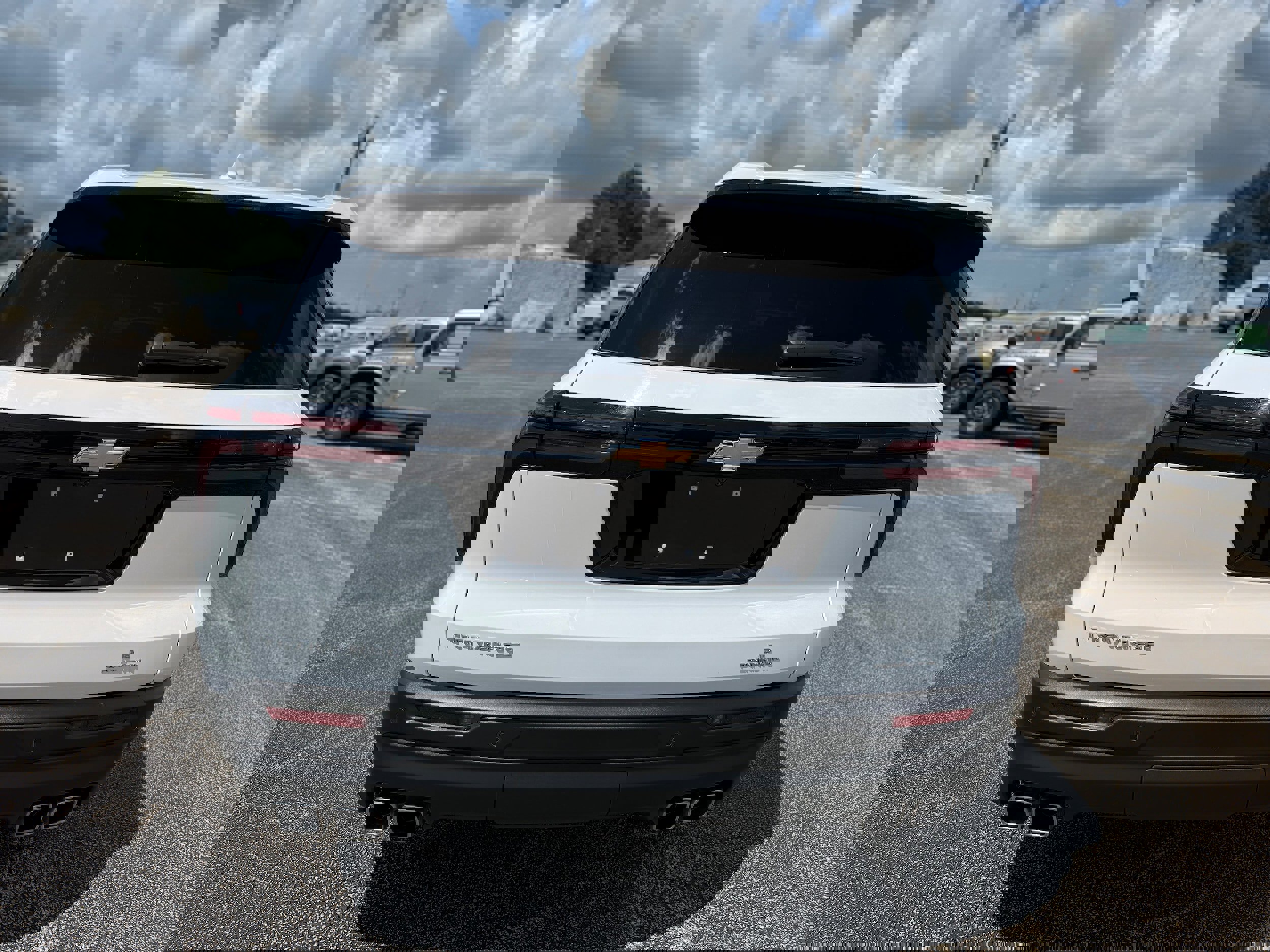 Used 2024 Chevrolet Traverse LS image 6