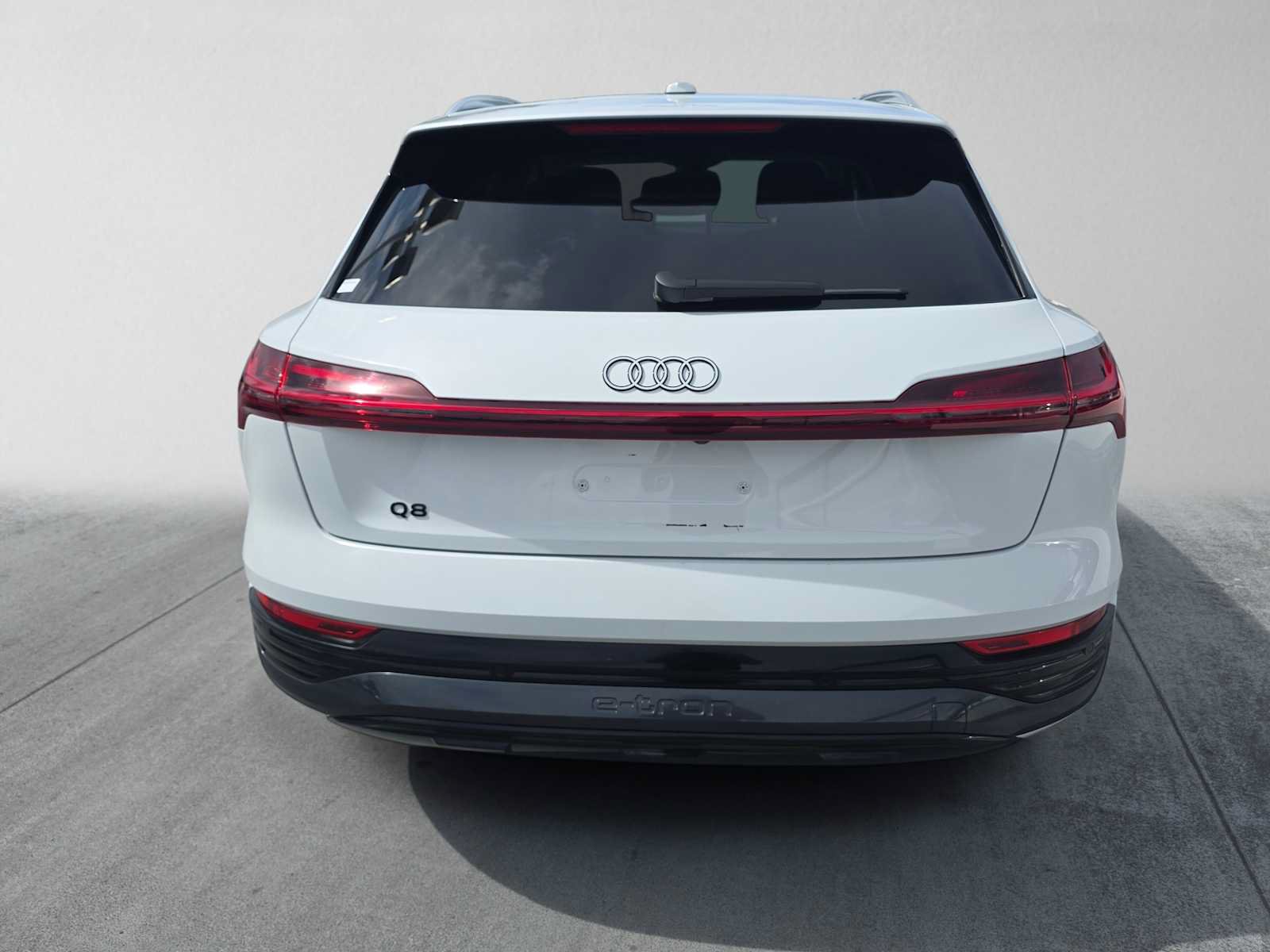 Used 2024 Audi Q8 e-tron Premium Plus w/ Premium Plus Package AWD/4WD image 4