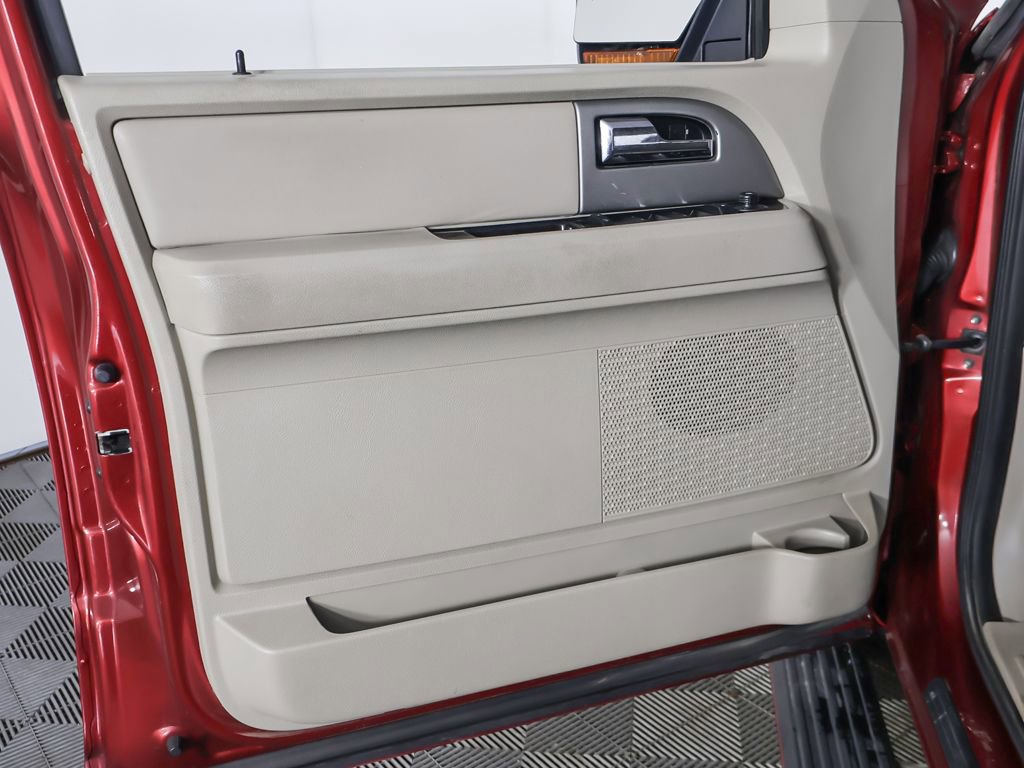 Used 2013 Ford Expedition Limited AWD/4WD image 25