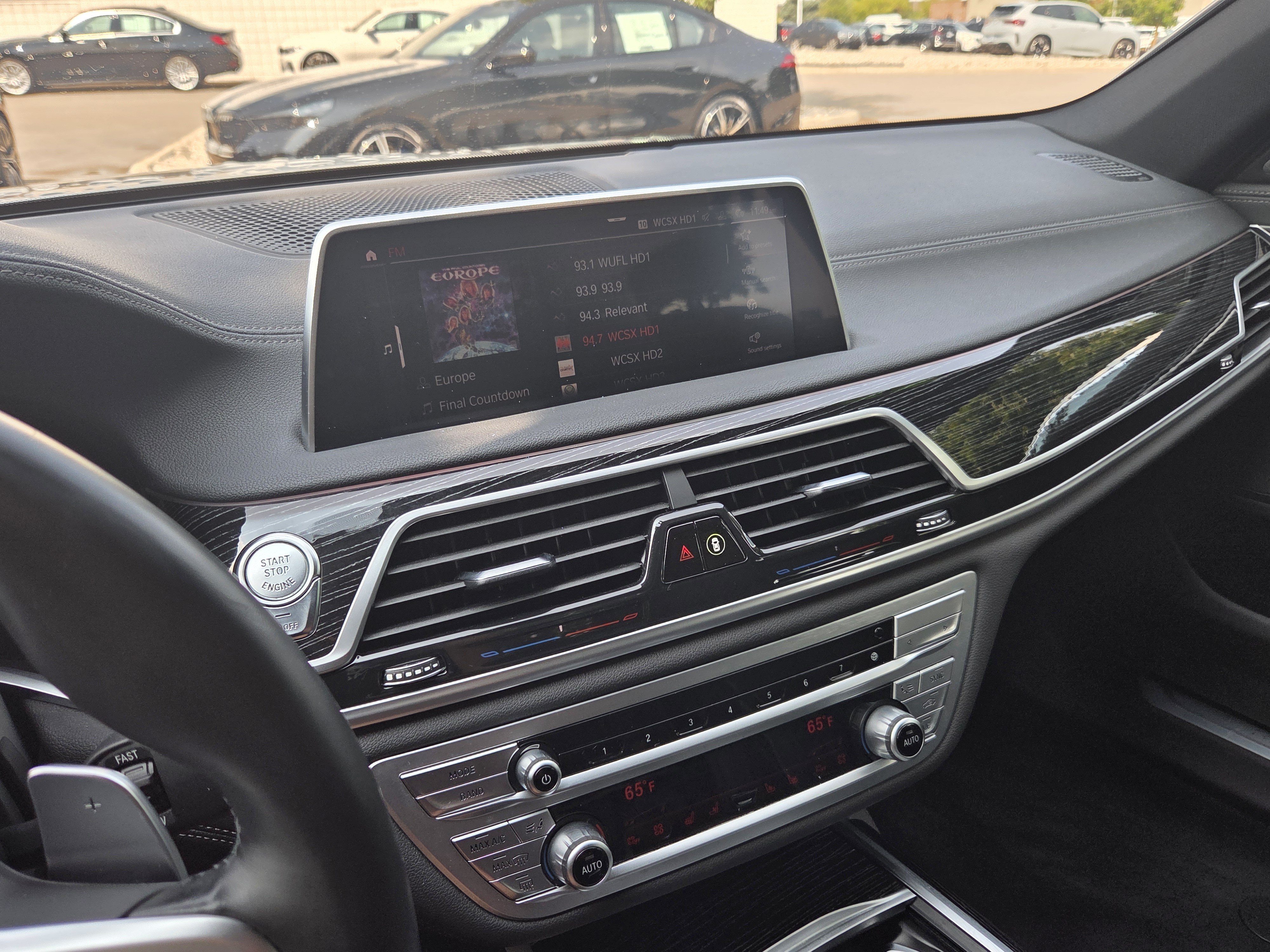 Used 2022 BMW 750i xDrive w/ M Sport Package AWD/4WD image 17