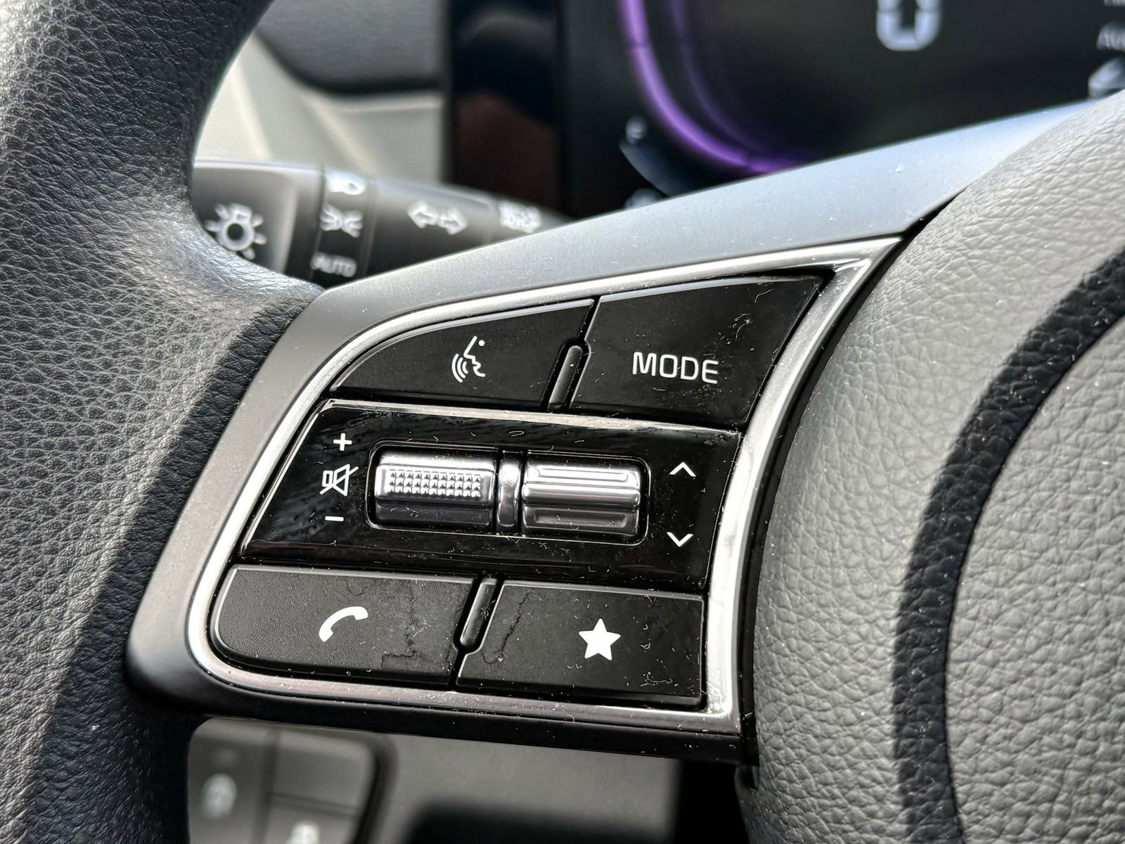 Certified 2025 Kia Seltos LX AWD/4WD image 27