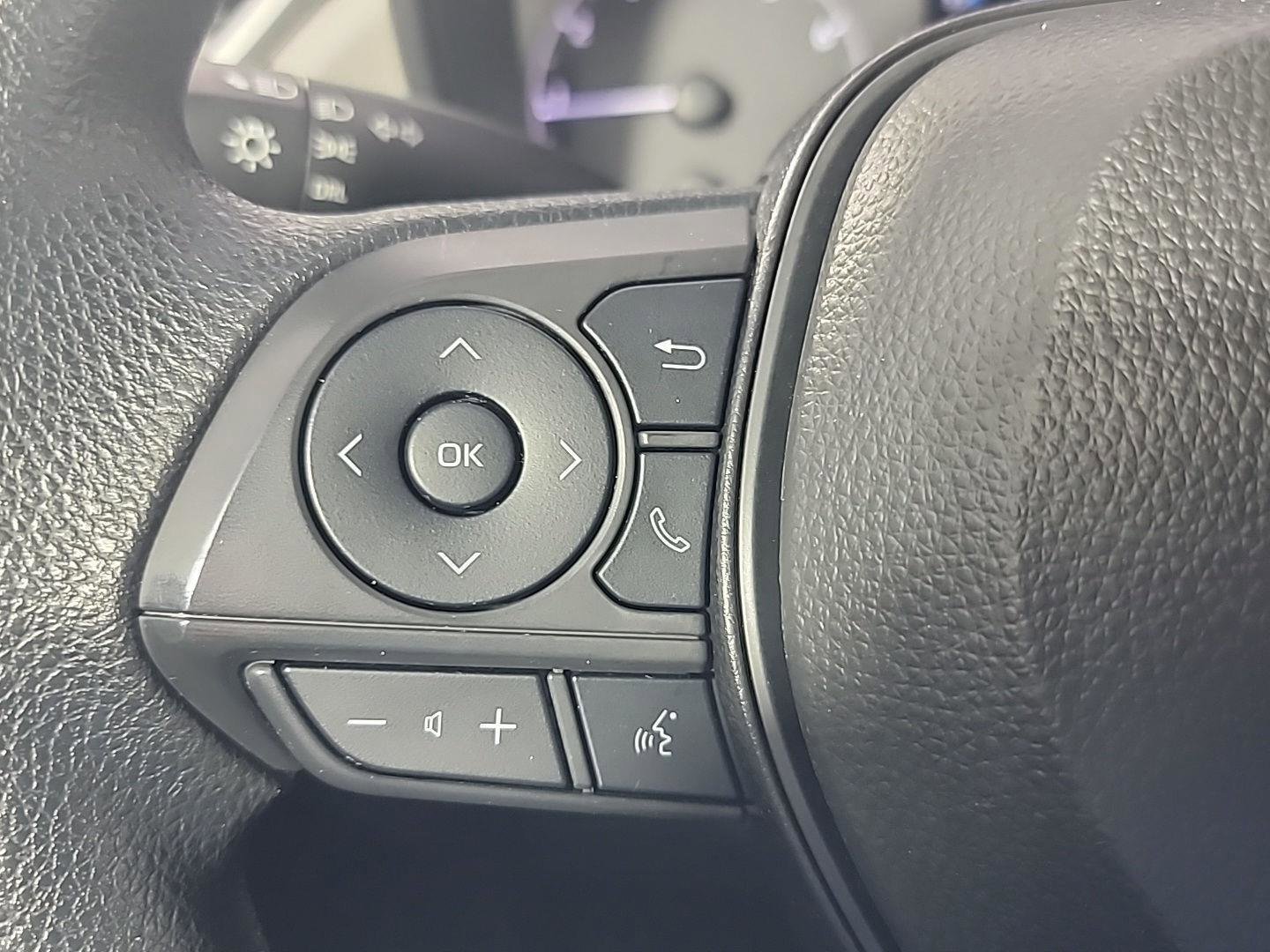 Used 2024 Toyota Corolla Cross L image 24