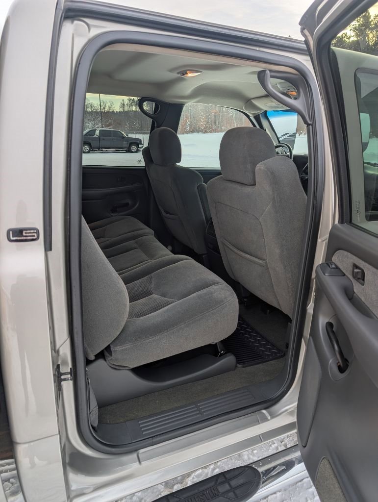Used 2003 Chevrolet Silverado 2500 LS image 18