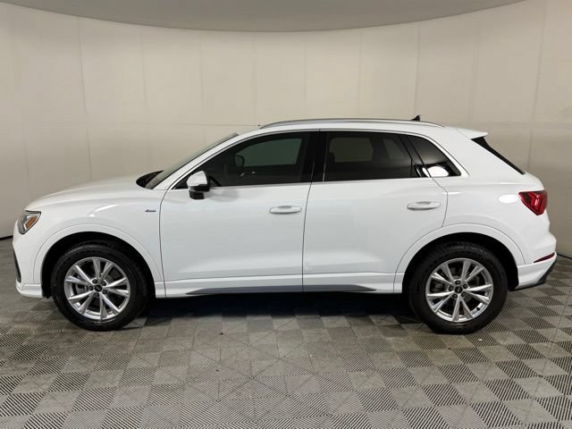 Used 2024 Audi Q3 2.0T Premium Plus w/ Premium Plus Package AWD/4WD video 3