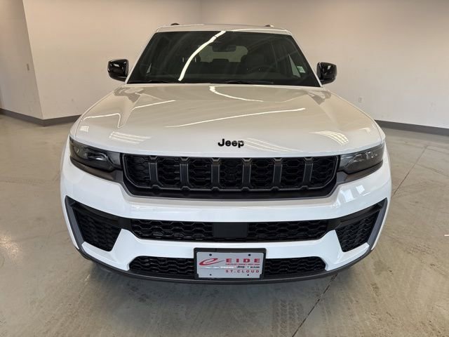 New 2026 Jeep Grand Cherokee Limited w/ Limited Altitude Package AWD/4WD image 2