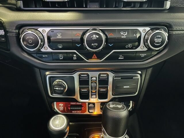 Used 2025 Jeep Wrangler Unlimited Rubicon AWD/4WD image 28