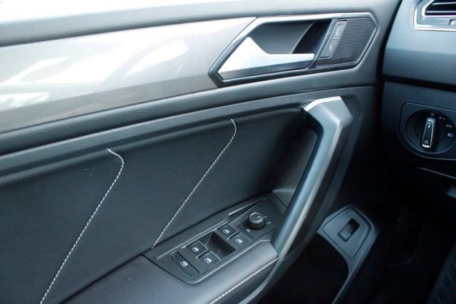 Used 2024 Volkswagen Tiguan SE w/ Panoramic Sunroof Package AWD/4WD image 26