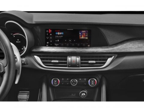Used 2024 Alfa Romeo Stelvio Veloce image 13