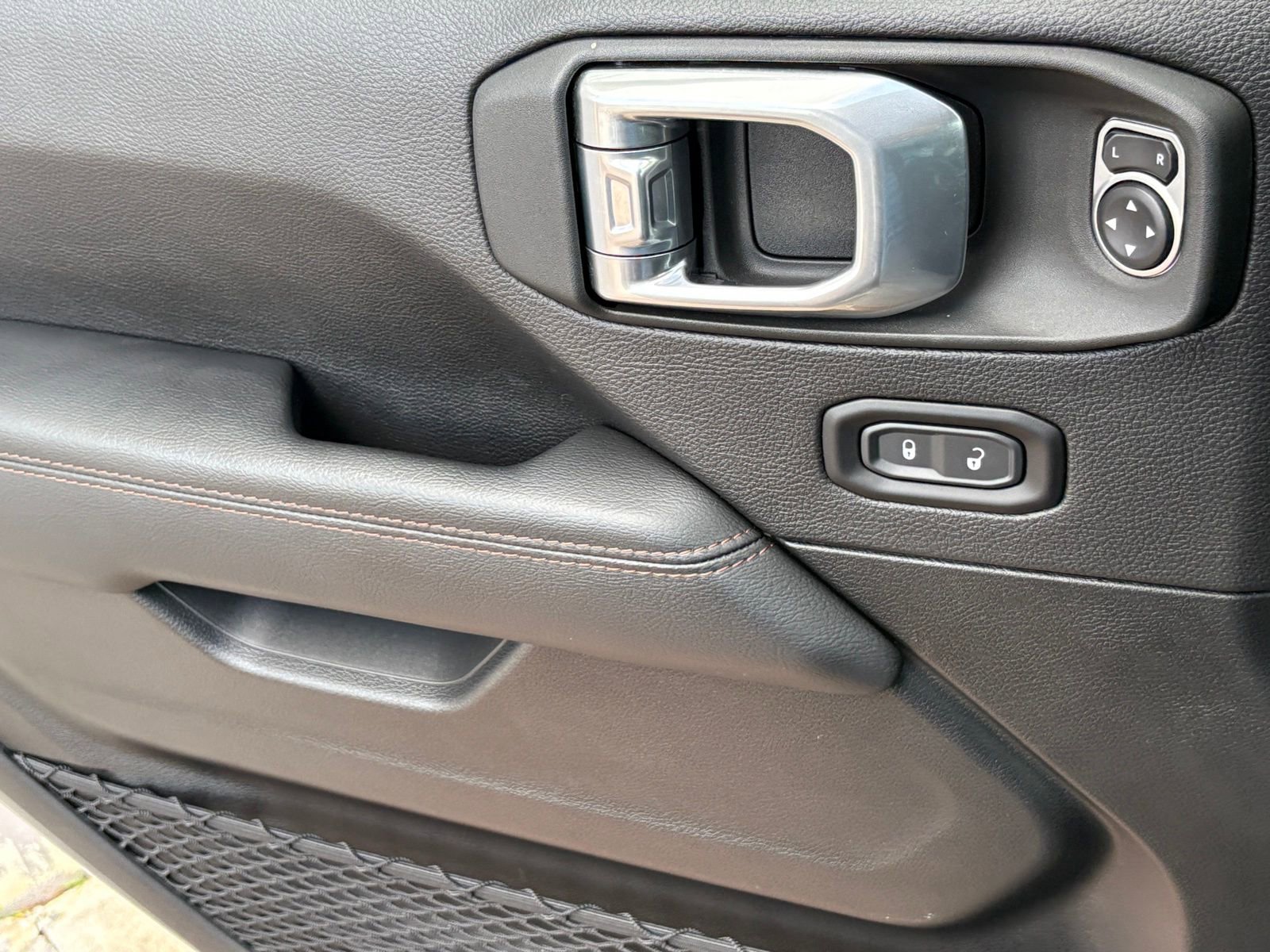 Used 2021 Jeep Wrangler Unlimited Rubicon w/ Dual Top Group image 40