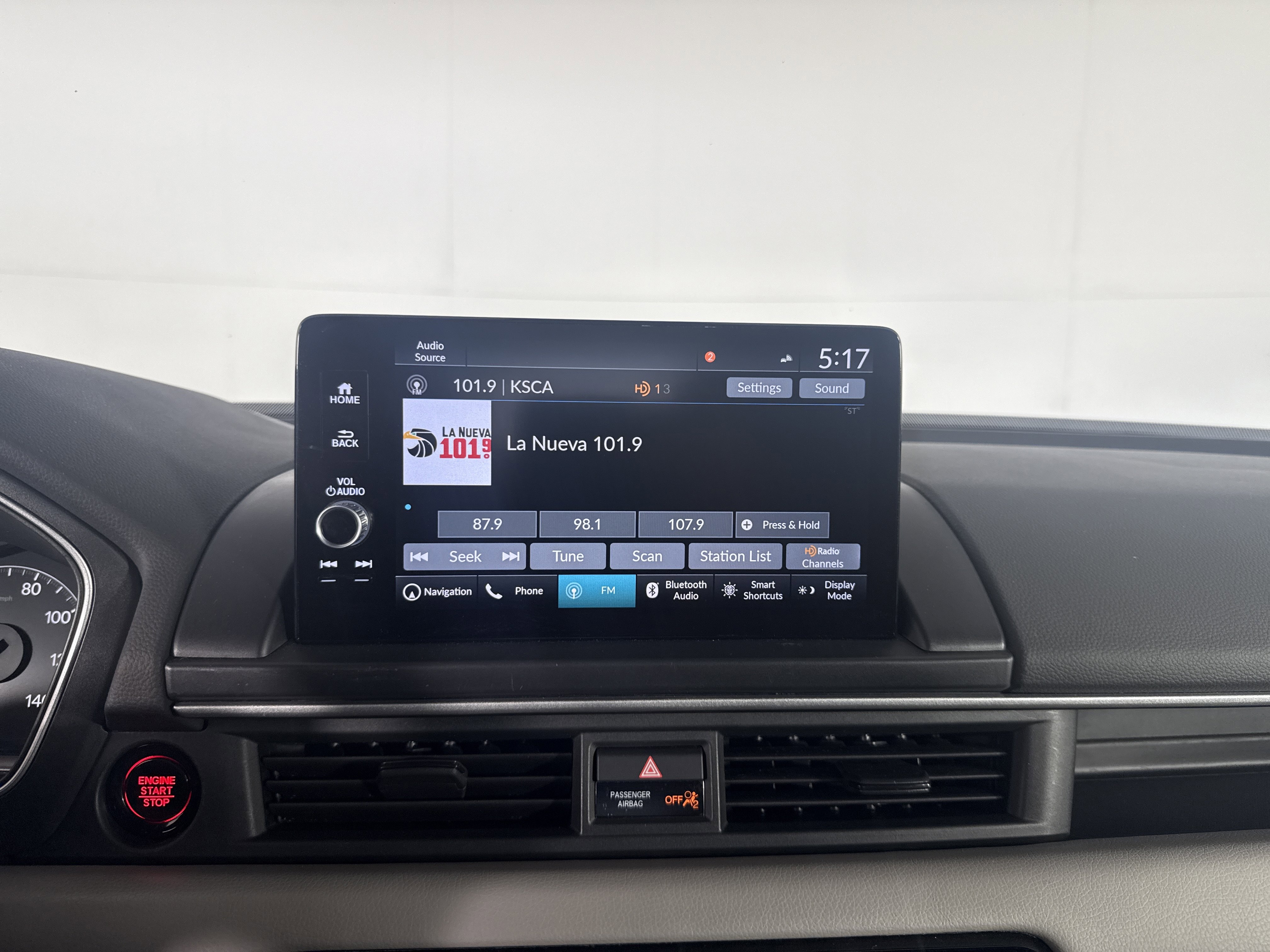 Certified 2023 Honda Pilot Touring image 32