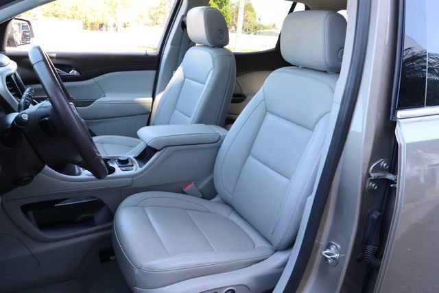 Certified 2022 GMC Acadia SLT w/ Technology Package image 15