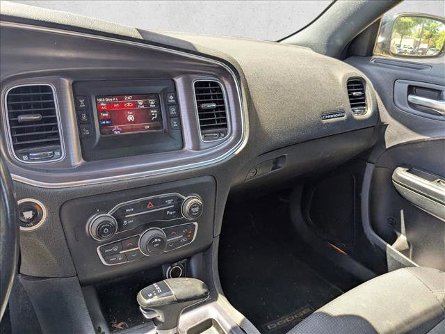 Used 2017 Dodge Charger SE w/ Power Sunroof Group RWD image 13