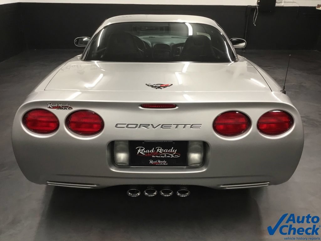 Used 2004 Chevrolet Corvette Z06 w/ Memory Package RWD image 9