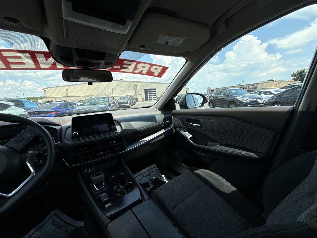 Used 2023 Nissan Rogue SV FWD image 13