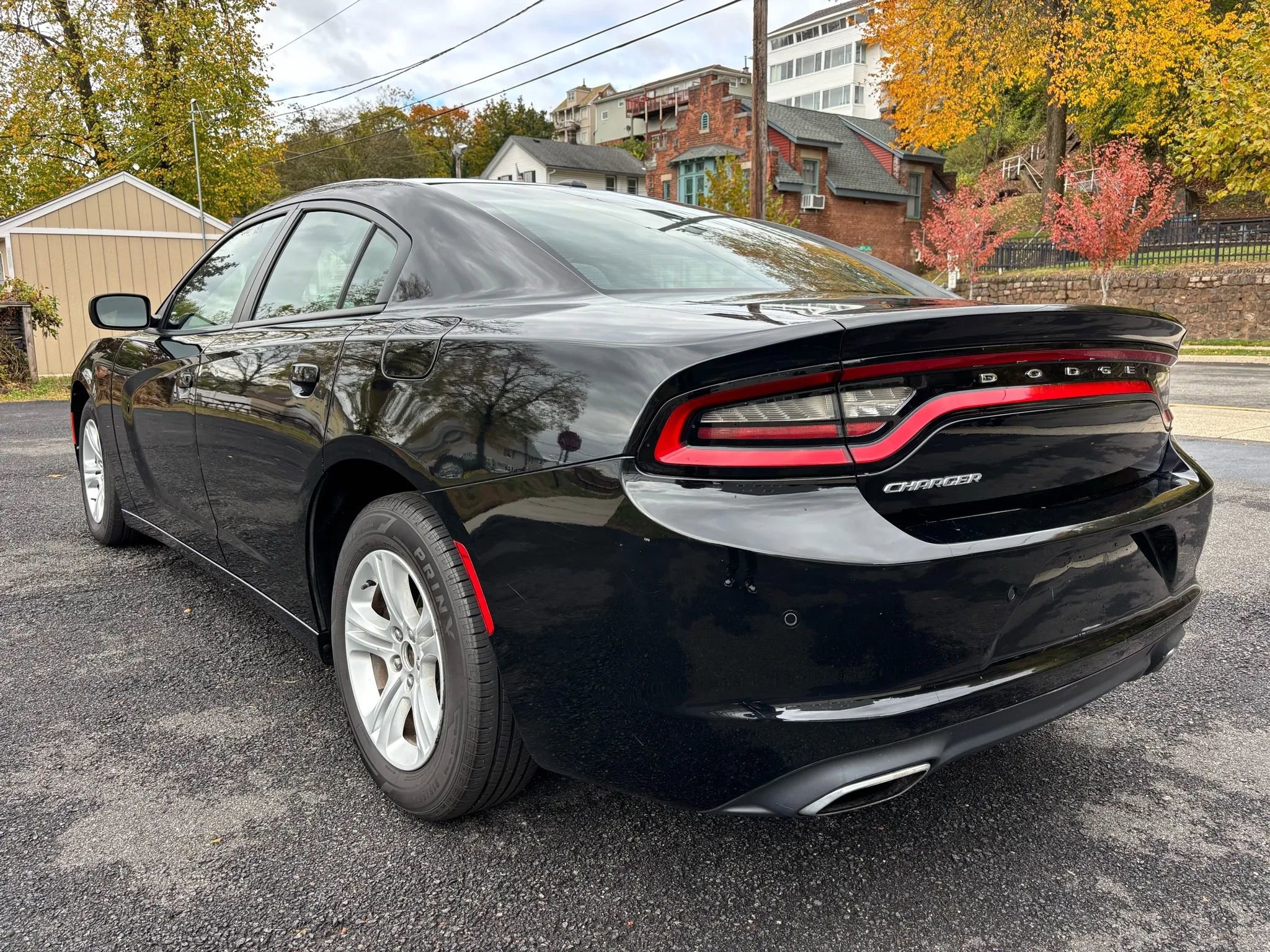 Used 2017 Dodge Charger SE w/ Popular Equipment Group image 7