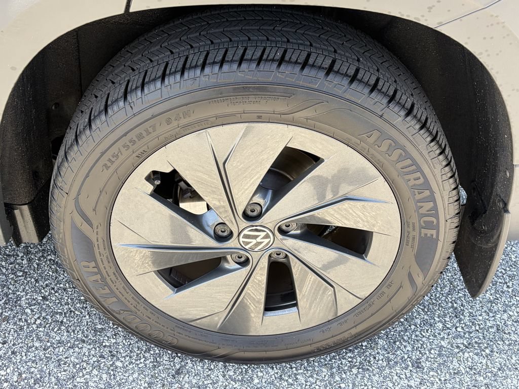 Certified 2025 Volkswagen Taos S FWD image 10