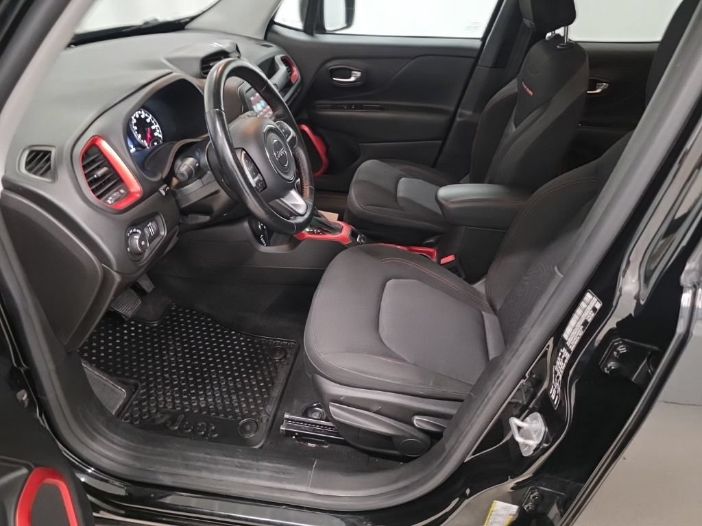 Used 2017 Jeep Renegade Trailhawk AWD/4WD image 12