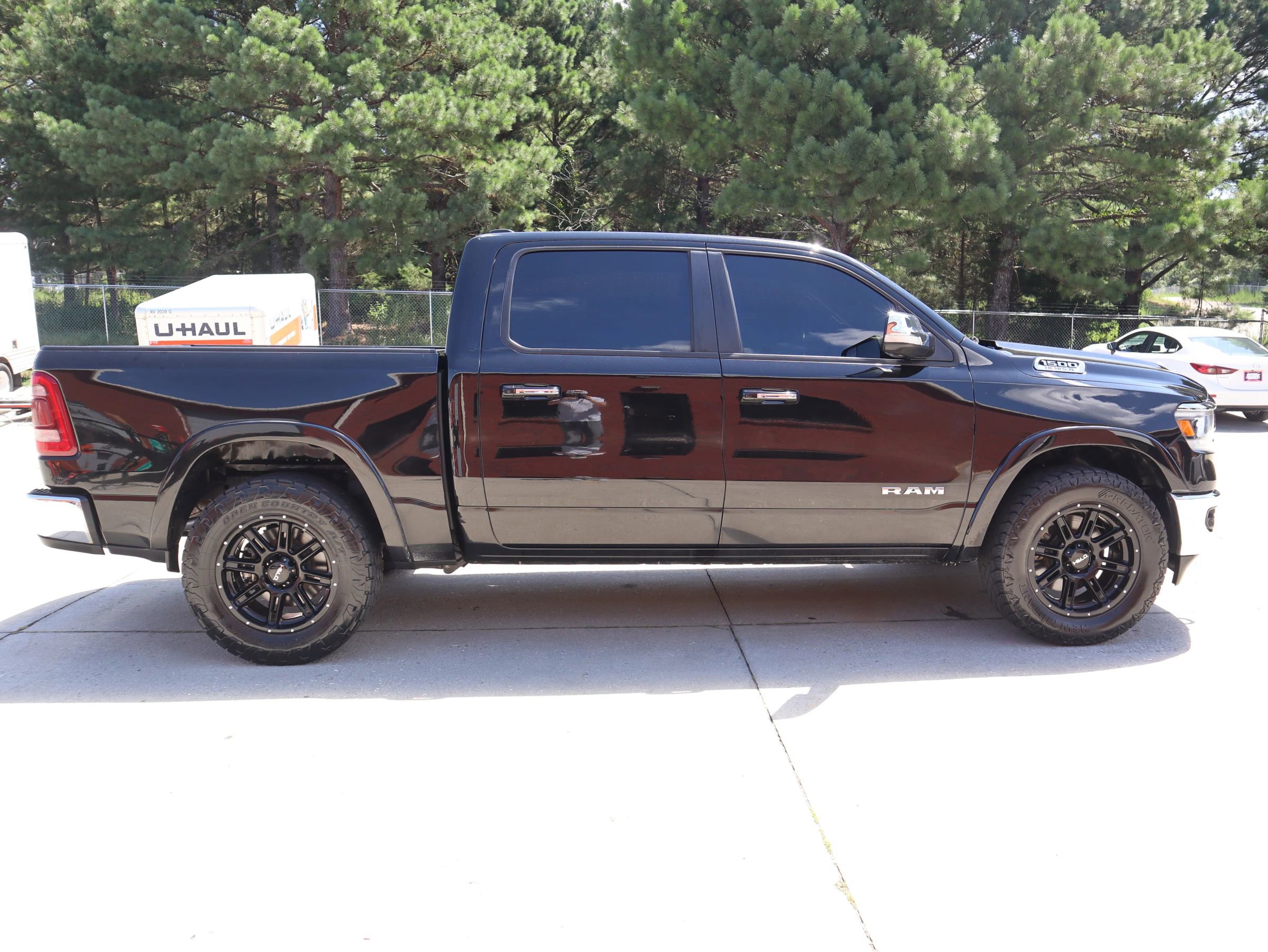 Used 2020 RAM 1500 Laramie image 7