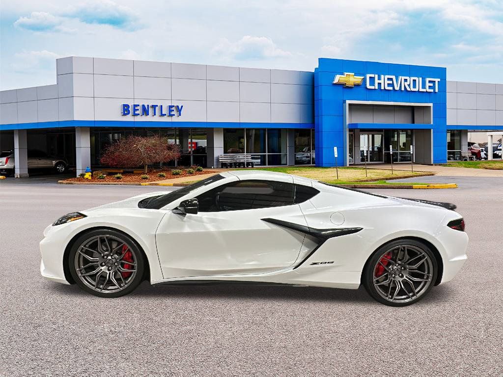 Used 2023 Chevrolet Corvette Z06 w/ Battery Protection Package image 2