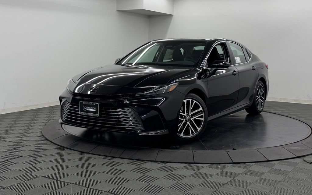 Used 2026 Toyota Camry XLE FWD image 2