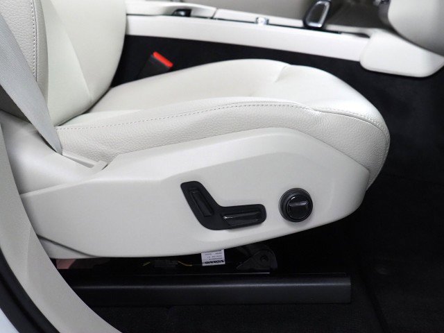 Used 2025 Volvo XC90 T8 Plus w/ Protection Package Premier image 63