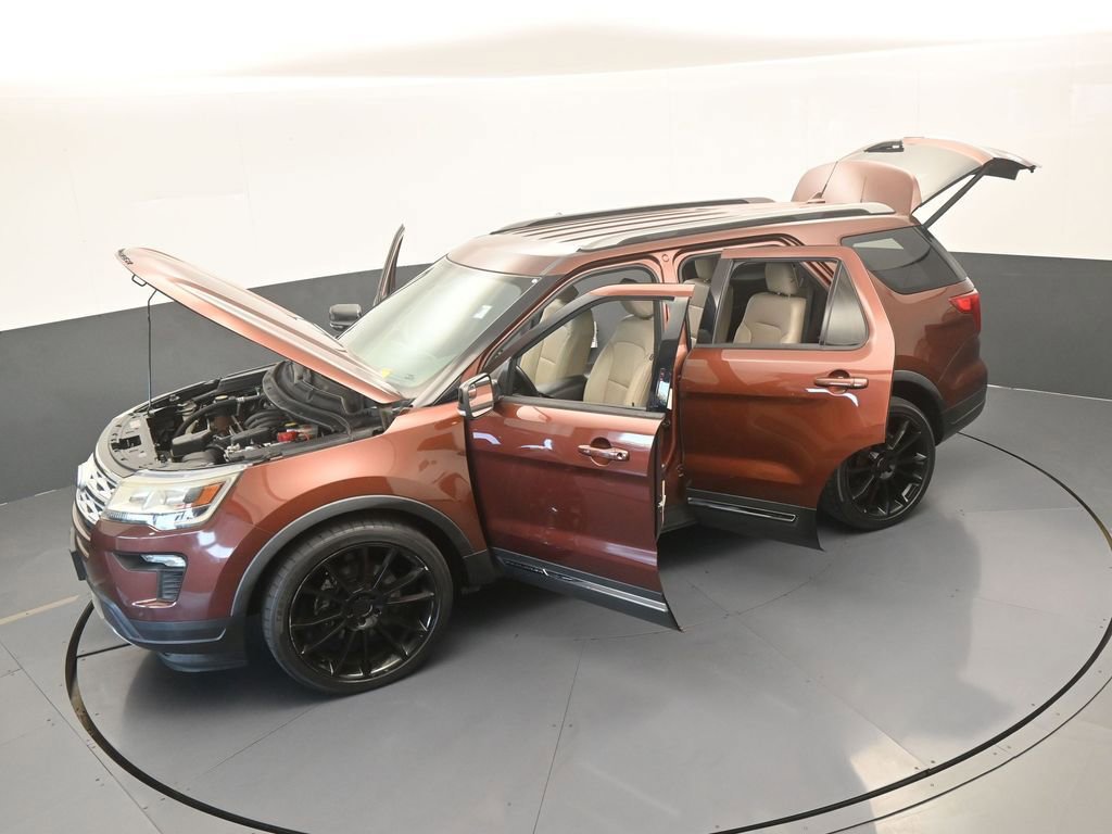 Used 2018 Ford Explorer XLT w/ Equipment Group 202A FWD image 62