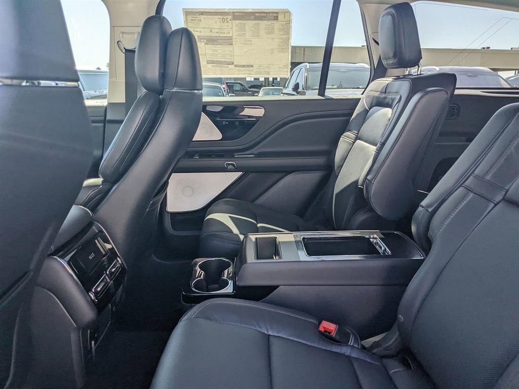 New 2025 Lincoln Aviator Reserve w/ Equipment Group 201A image 12