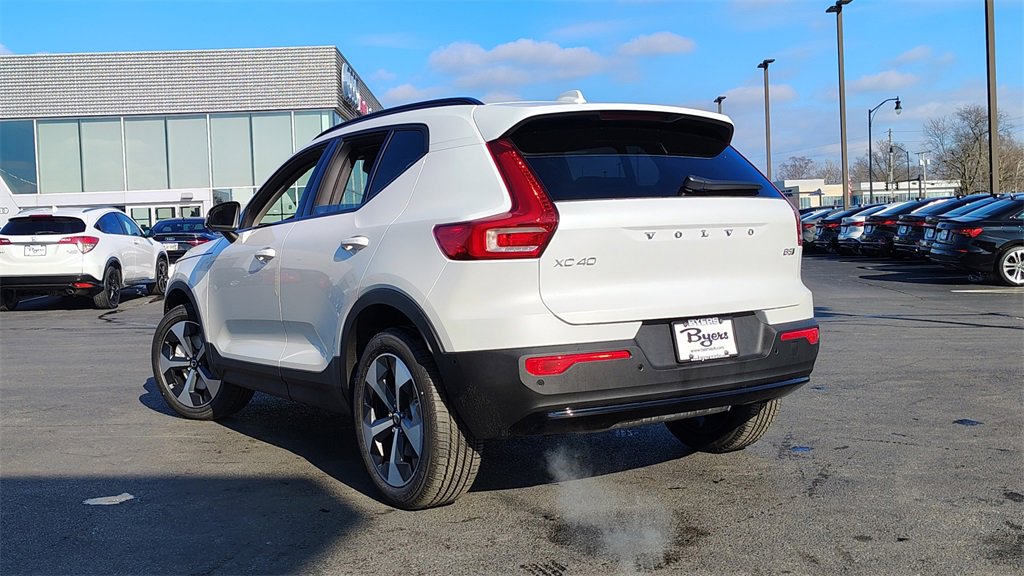 New 2026 Volvo XC40 B5 Plus w/ Climate Package image 4