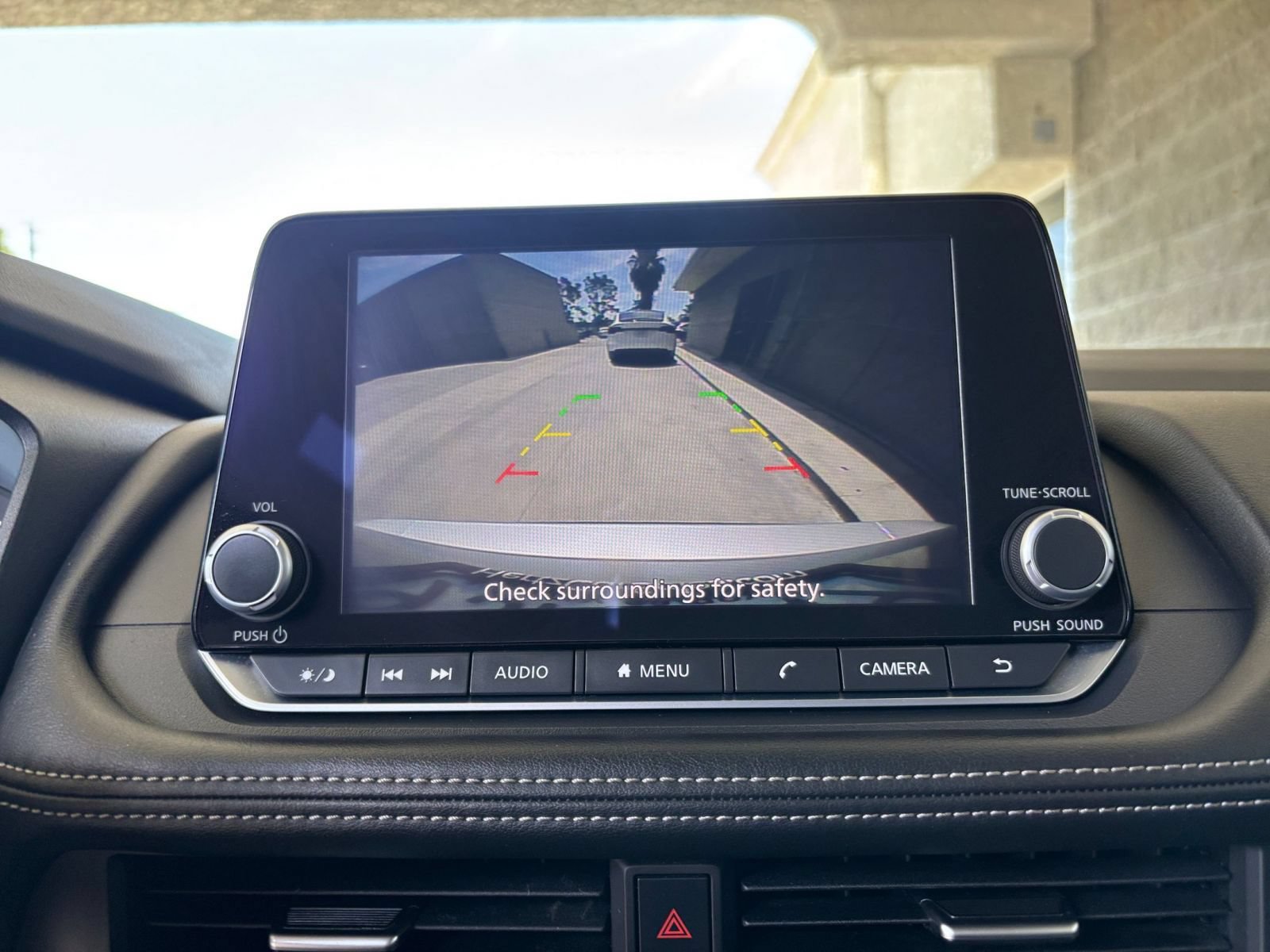 Used 2025 Nissan Rogue SV FWD image 25