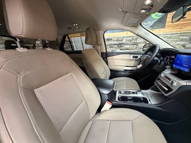 Used 2024 Ford Explorer XLT w/ Class IV Trailer Tow Package AWD/4WD image 17