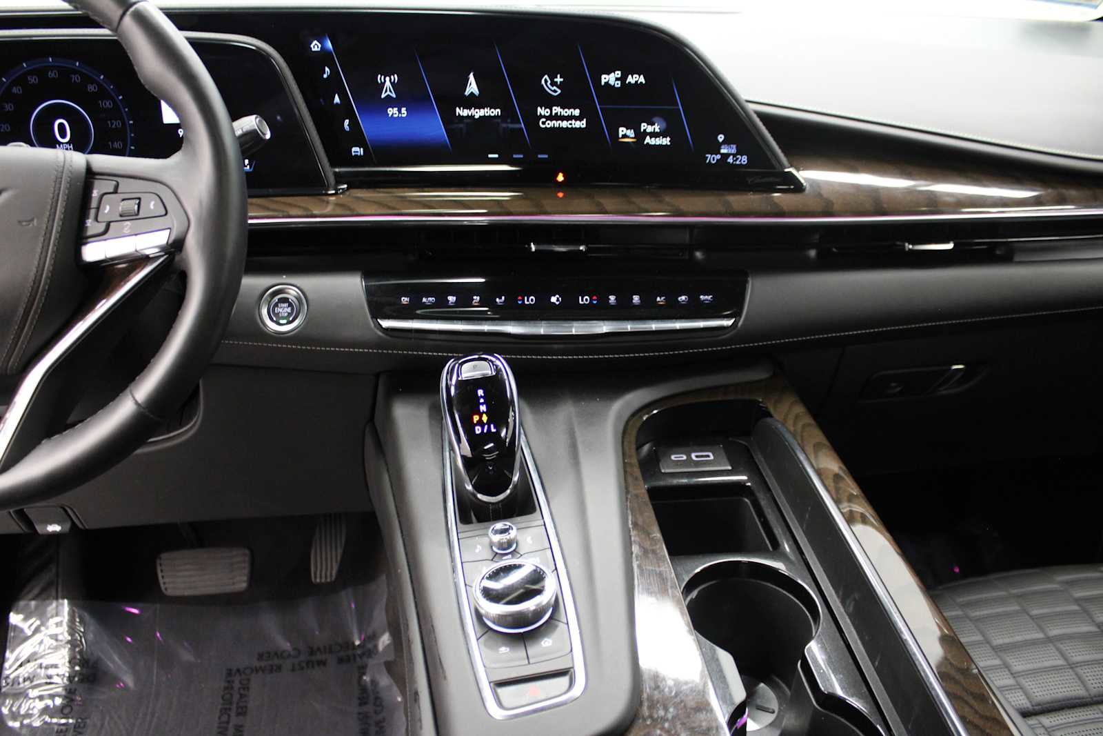 Certified 2024 Cadillac Escalade ESV Sport Platinum w/ LPO, ONYX Package image 35