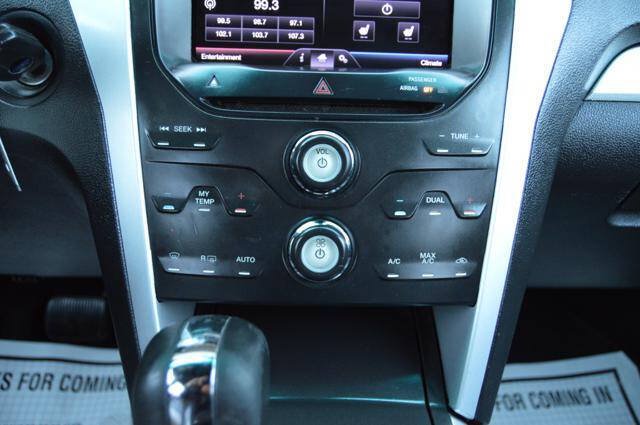 Used 2013 Ford Explorer XLT AWD/4WD image 25