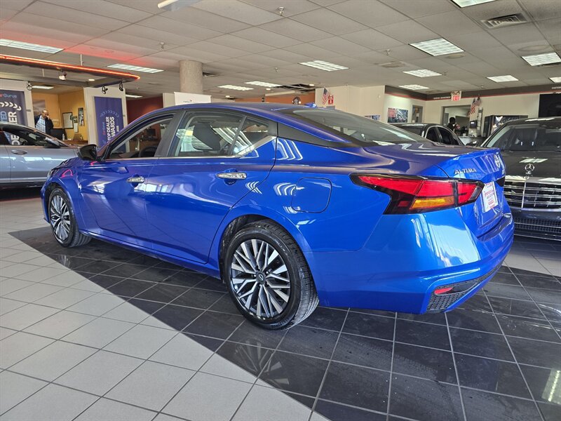 Used 2025 Nissan Altima 2.5 SV FWD image 6
