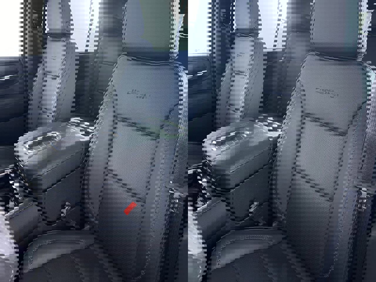 Used 2024 GMC Yukon XL Denali w/ Max Trailering Package image 11