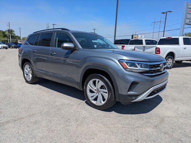Used 2022 Volkswagen Atlas SE image 2