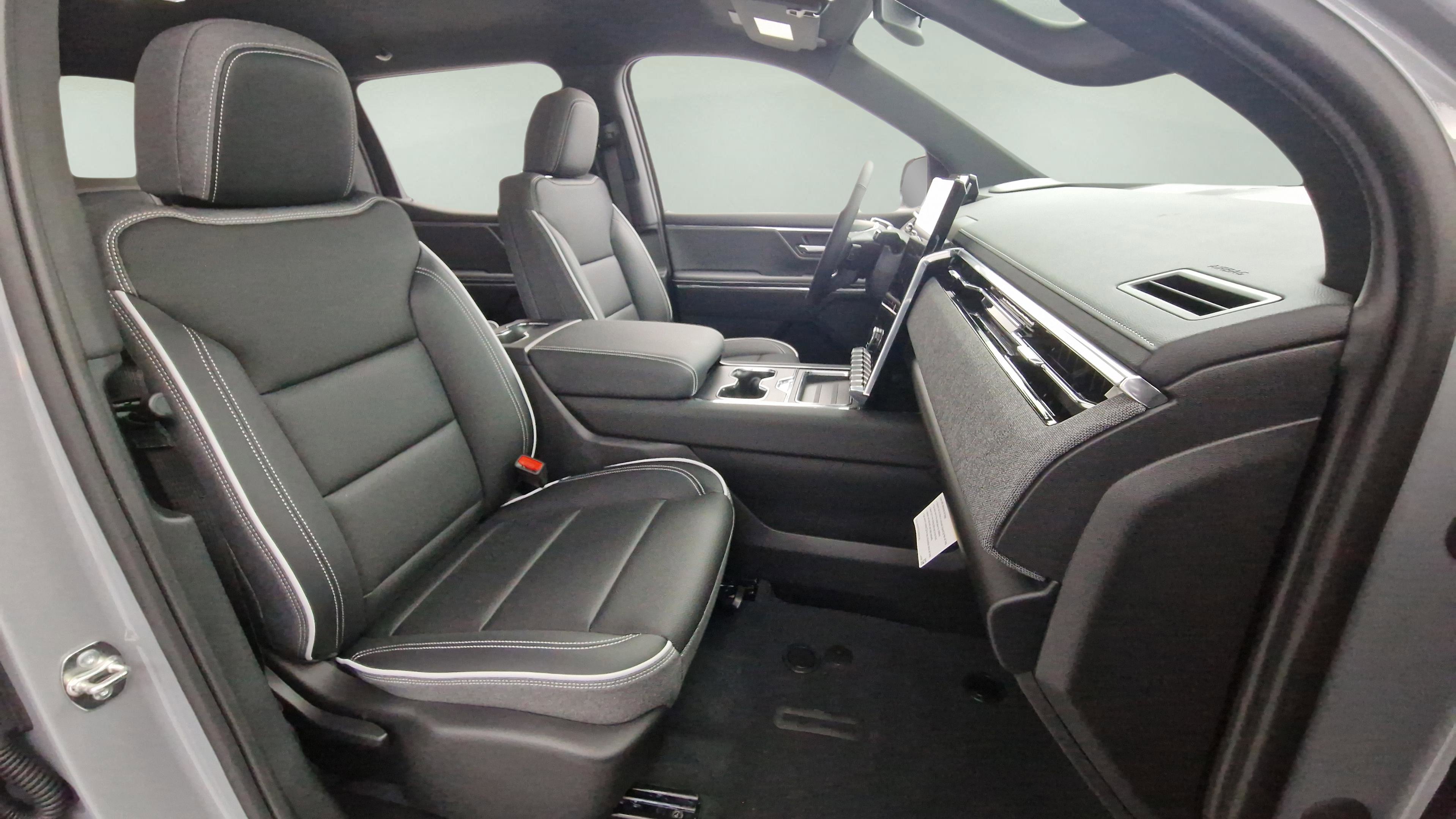 New 2026 GMC Sierra EV Elevation w/ LPO, Elevation Dark Package image 29