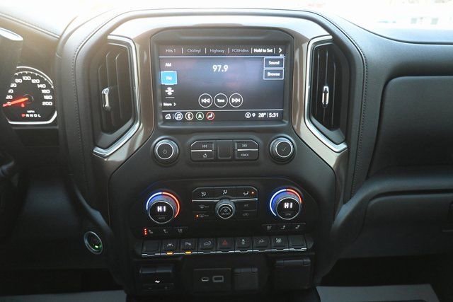 Used 2022 Chevrolet Silverado 1500 High Country w/ Technology Package image 32