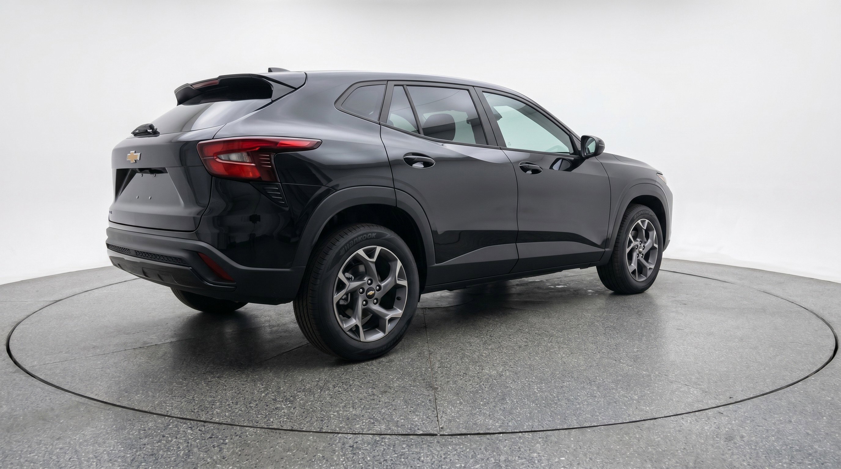Used 2025 Chevrolet Trax LT FWD image 9