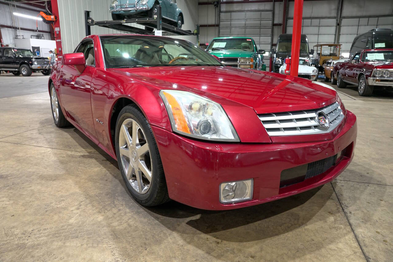 Used 2005 Cadillac XLR RWD image 26