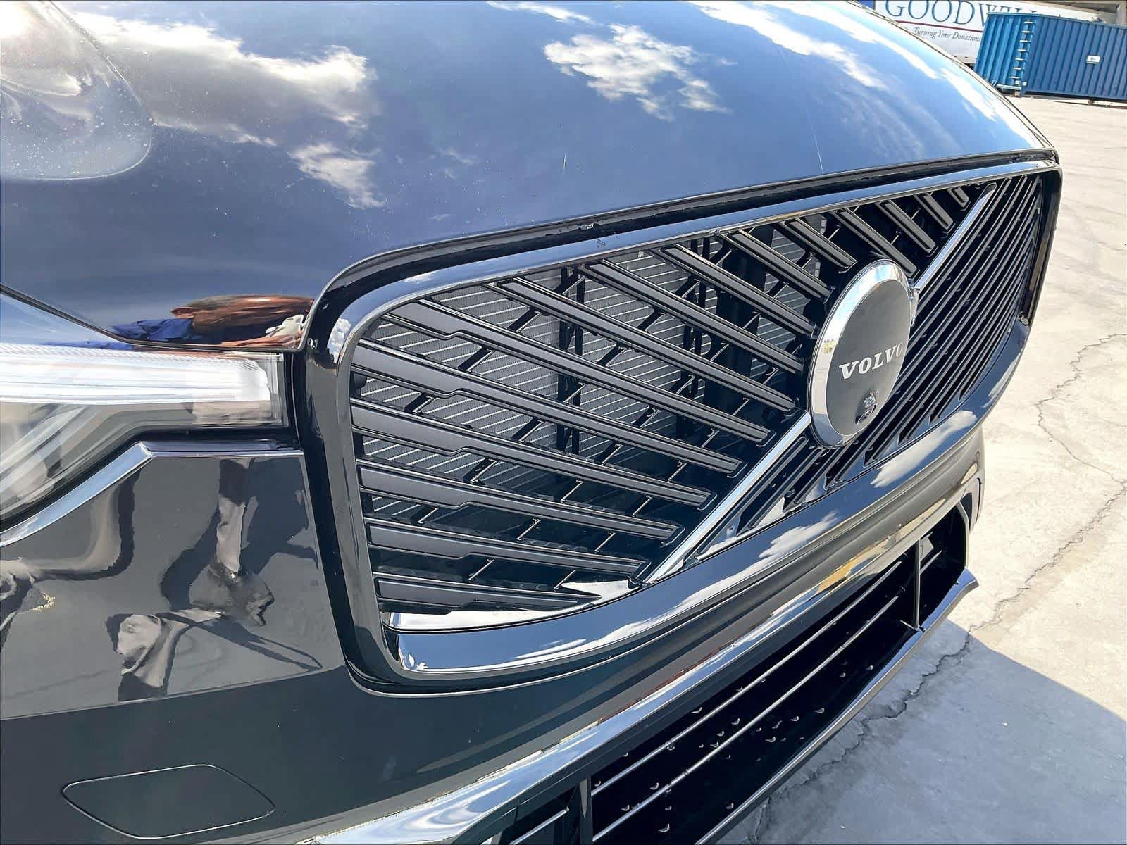 New 2026 Volvo XC60 T8 Plus w/ Climate Package PRO AWD/4WD image 33