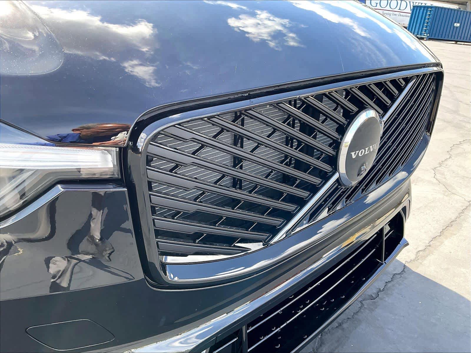 New 2026 Volvo XC60 T8 Plus w/ Climate Package PRO AWD/4WD image 33