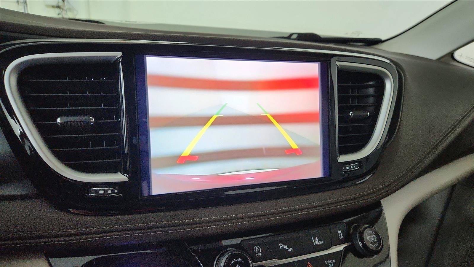 Used 2021 Chrysler Pacifica Touring-L w/ Uconnect Theater Family Group FWD image 30